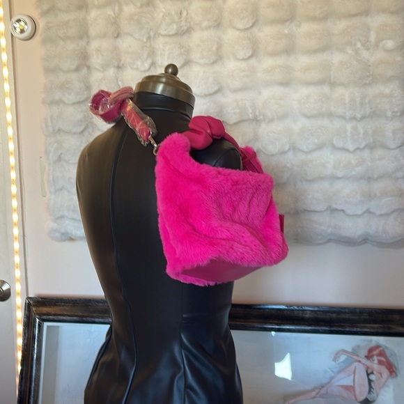 French Connection neon pink plush faux fur purse with strap and tags in tact NWT - Picture 3 of 11
